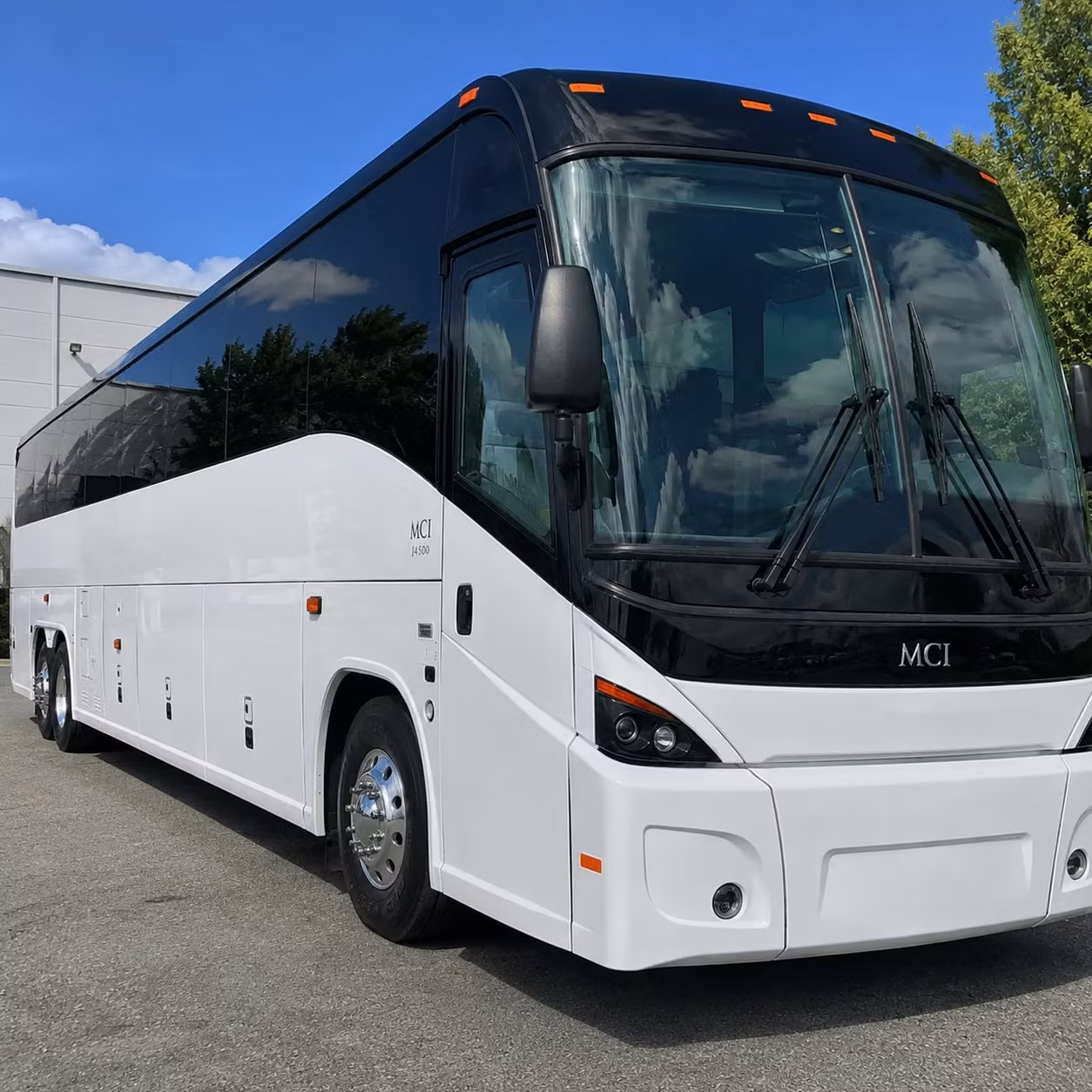 a reliable wedding and event airport shuttle service for lincoln groups