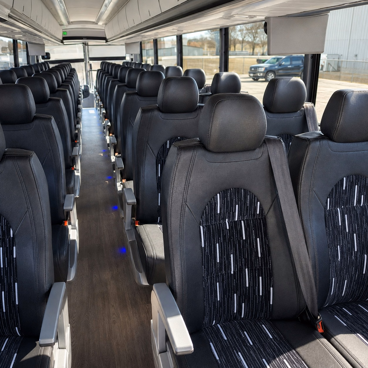 charter bus transportation for lincoln zoo and outdoor field trips