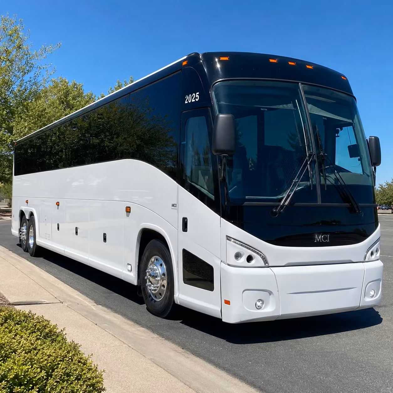charter buses for corporate groups traveling long distance from lincoln