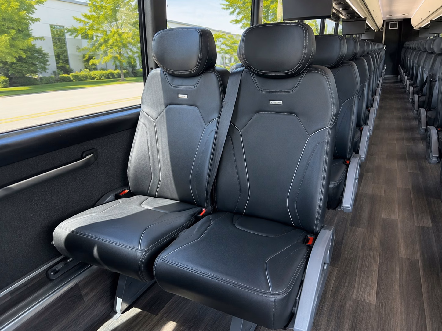 get a charter bus for large wedding groups traveling across lincoln