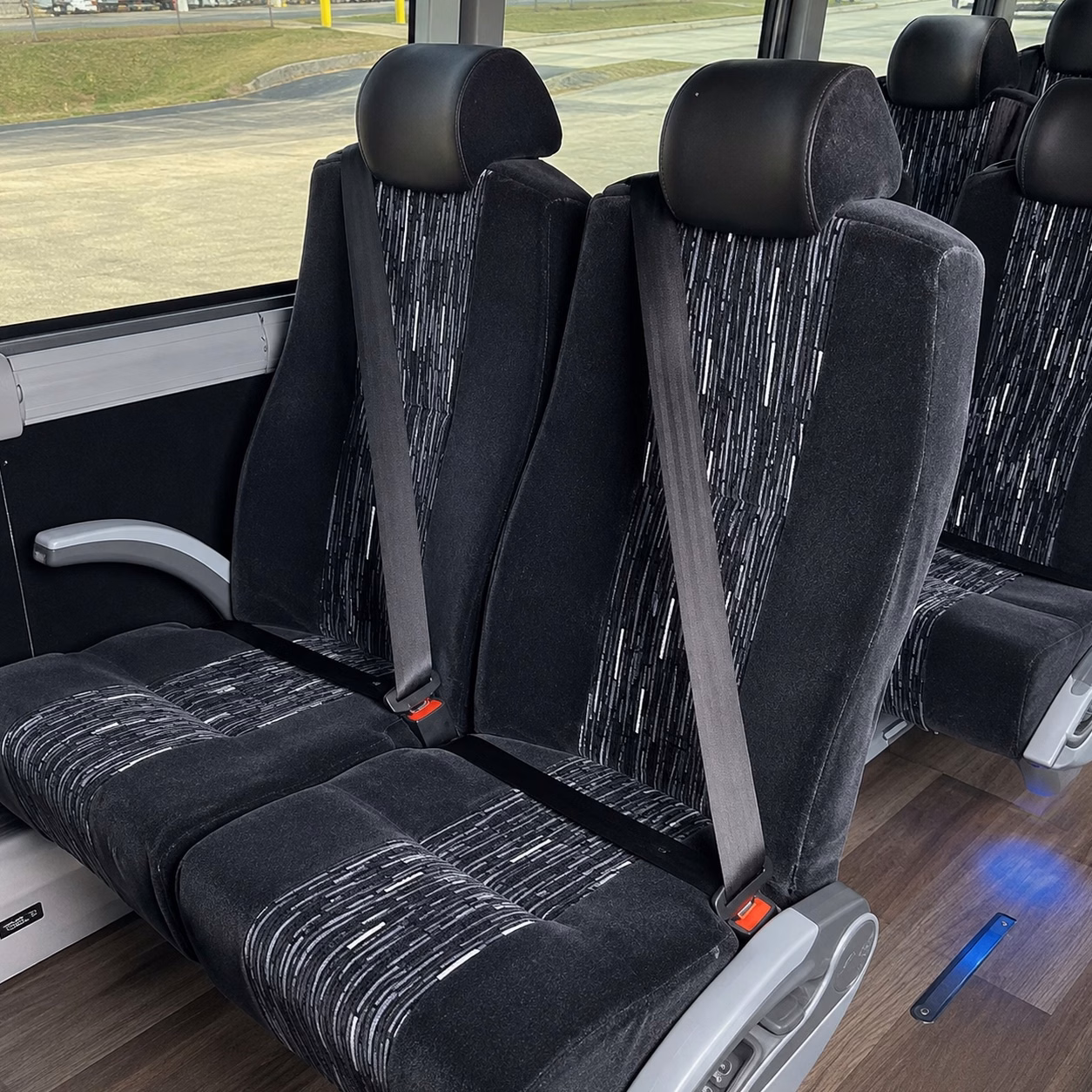 lincoln charter bus rental interior