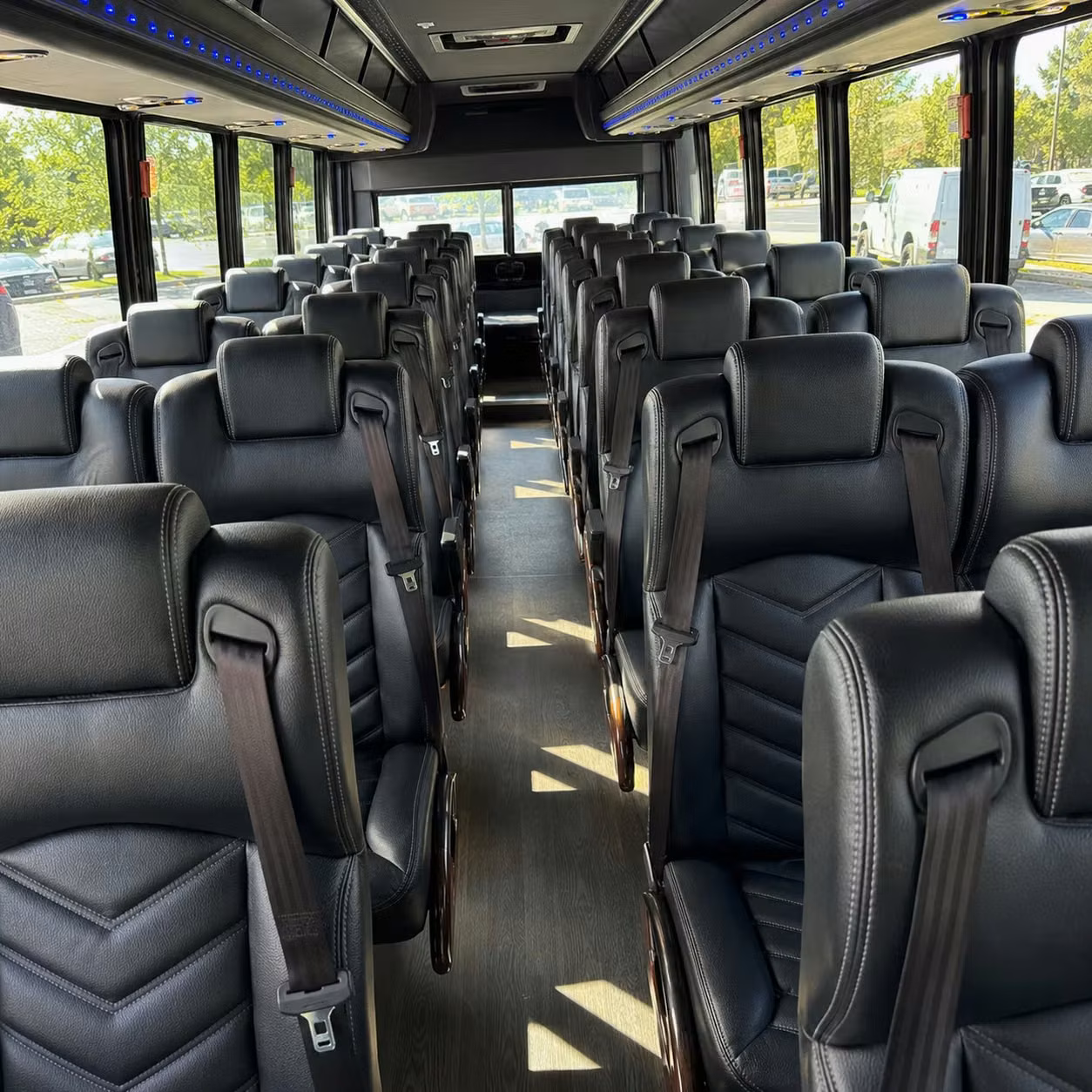 minibus rentals for smaller lincoln prom groups