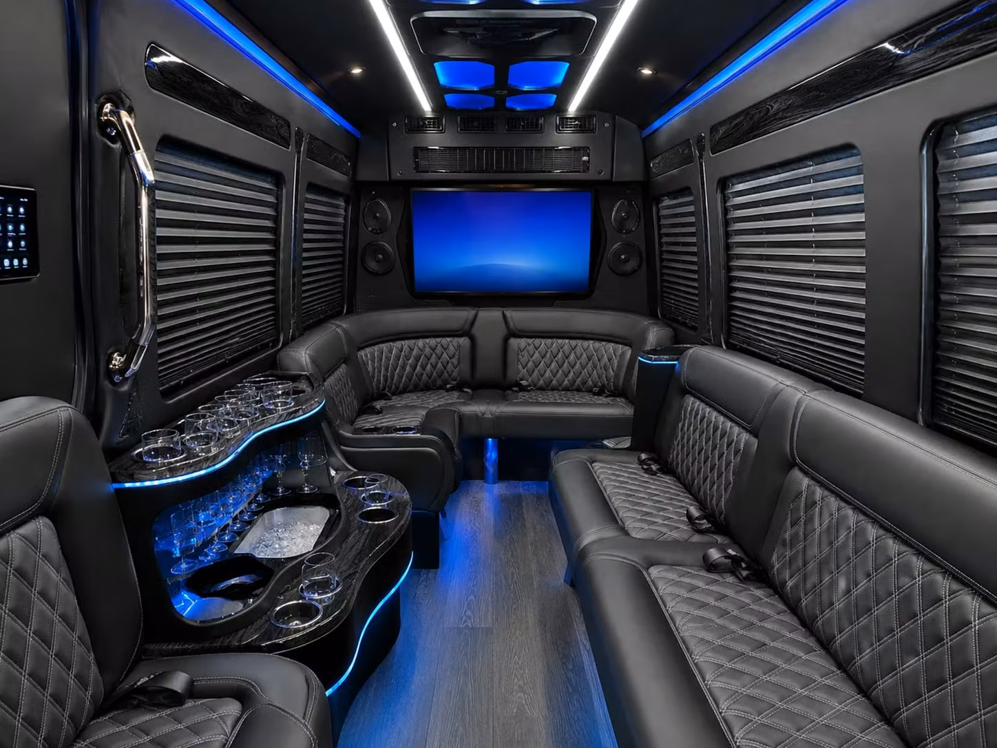 prom transportation with custom itineraries for lincoln groups