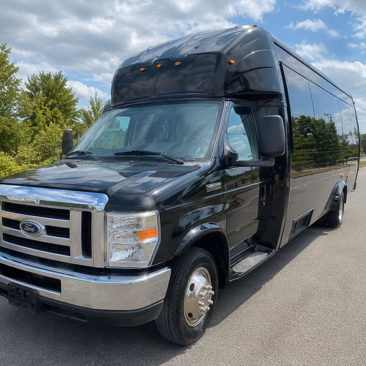 rent a party bus for your lincoln bachelorette party or rehearsal dinner night out